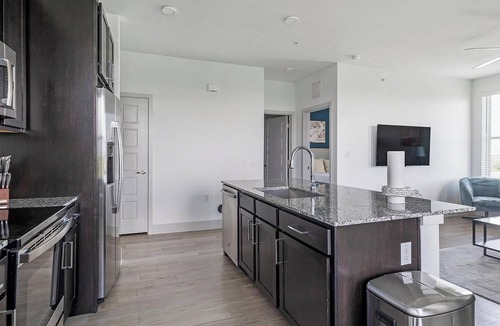 Austin Apartment | Landing | Chic 2BD, Gym, Pool