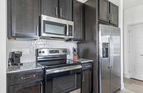 Austin Apartment | Landing | Chic 2BD, Gym, Pool