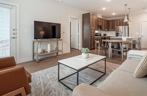Seguin Apartment | Landing | Chic 2BD, Gym, Pool