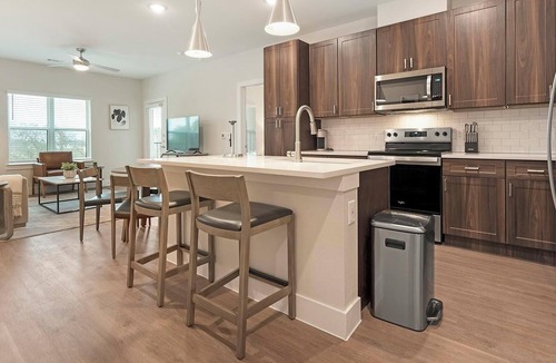 Seguin Apartment | Landing | Chic 2BD, Gym, Pool
