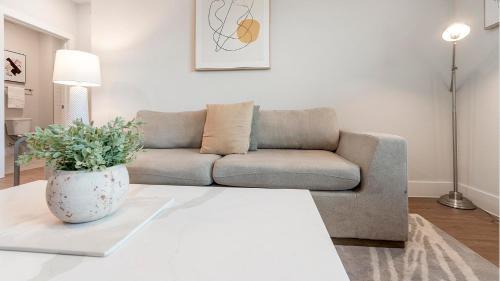 Seguin Apartment | Landing Chic 2BD Gym Pool