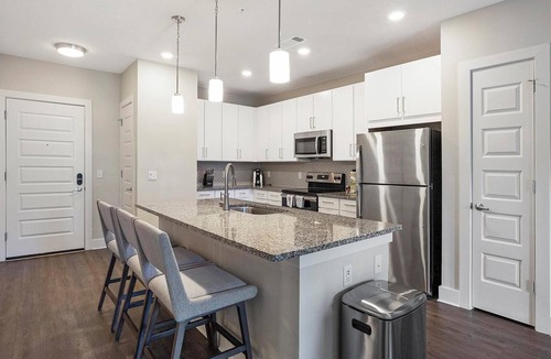 West Oak Hill Apartment | Landing | Chic 2BD, Gym