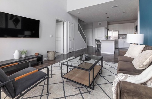 Northwest Columbus Apartment | Landing | Chic 2BD, Gym