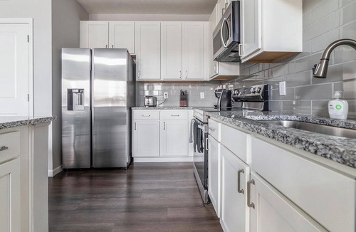 Northwest Columbus Apartment | Landing | Chic 2BD, Gym