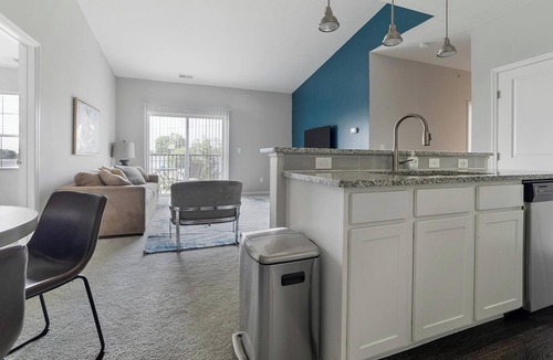 Northwest Columbus Apartment | Landing | Chic 2BD, Gym