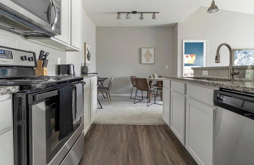 Northwest Columbus Apartment | Landing | Chic 2BD, Gym