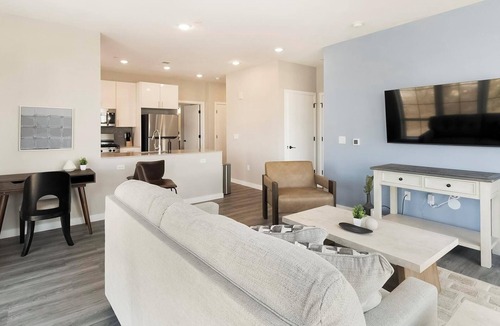 New Haven Apartment | Landing | Chic 2BD, Gym, Game Room
