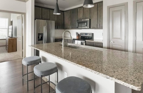 Baytown Apartment | Landing | Chic 2BD in Bellview Acres Whiting