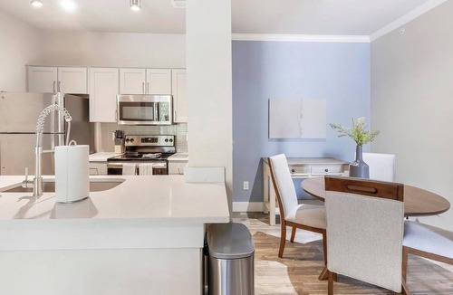 Fort Worth Apartment | Landing | Chic 2BD in Cityview