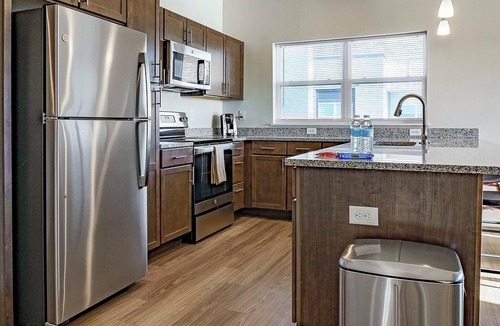 Cartersburg Apartment | Landing | Chic 2BD, Pool, Gym