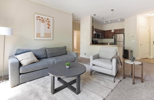 Chillum Apartment | Landing | Chic 2BD, Pool, Gym