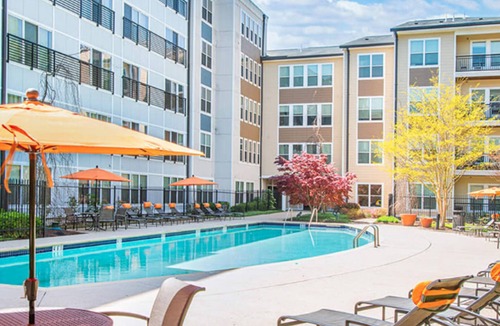 Chillum Apartment | Landing | Chic 2BD, Pool, Gym