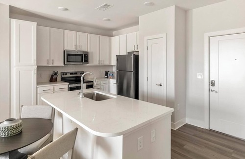 Belle Mina Apartment | Landing | Chic 2BD, Pool, Yoga Studio