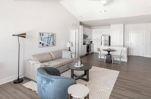 Belle Mina Apartment | Landing | Chic 2BD, Pool, Yoga Studio