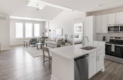 Belle Mina Apartment | Landing | Chic 2BD, Pool, Yoga Studio