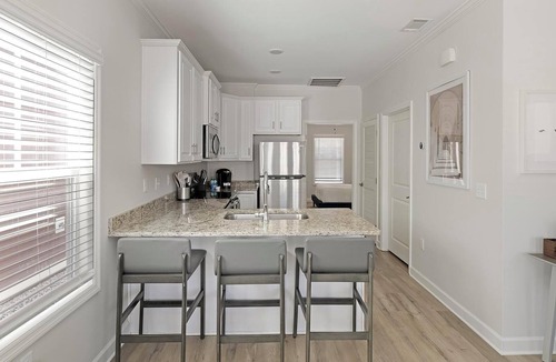 Huntsville Apartment | Landing | Chic 2BD, Pool, Gym