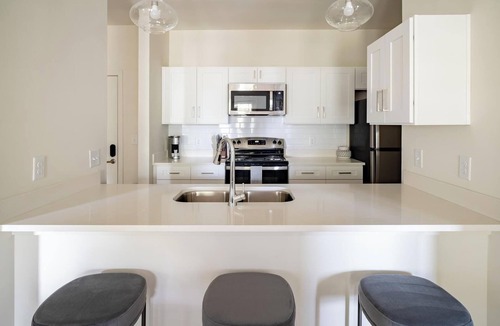 Bellview Apartment | Landing | Chic 2BD, Pool, Gym