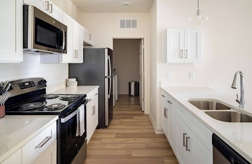 Bellview Apartment | Landing | Chic 2BD, Pool, Gym