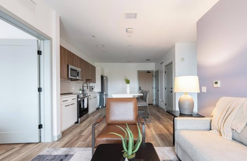 Haverhill Apartment | Landing | Chic 2BD, Pool, Gym