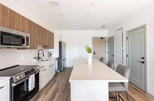 Haverhill Apartment | Landing | Chic 2BD, Pool, Gym