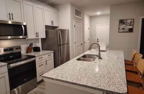 Newberry Apartment | Landing | Chic 2BD, Pool, Gym