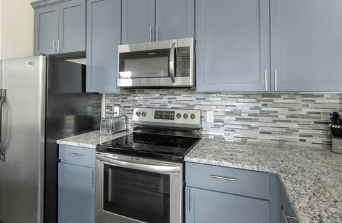 Nassau Bay Apartment | Landing | Chic 2BD, Pool, Yoga Studio