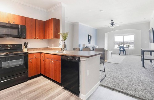 Del Mar Apartment | Landing | Chic 2BD, Clubhouse