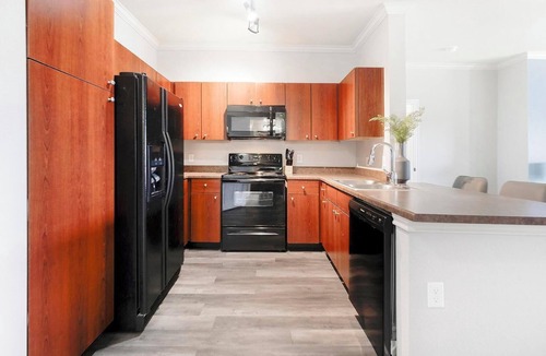 Del Mar Apartment | Landing | Chic 2BD, Clubhouse