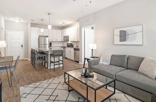 Land O' Lakes Apartment | Landing | Chic 2BD, Pool, Gym