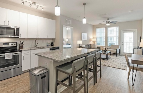 Land O' Lakes Apartment | Landing | Chic 2BD, Pool, Gym