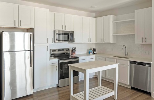Belle Mina Apartment | Landing | Chic 2BD, Yoga Studio, Pool