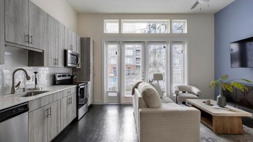 Fort Worth Apartment | Landing Chic Studio in Bricktown