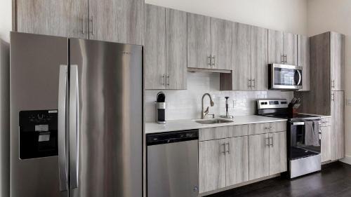 Fort Worth Apartment | Landing Chic Studio in Bricktown