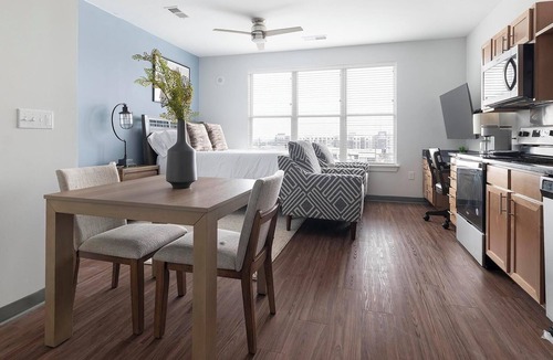 Five Points South Apartment | Landing | Chic Studio, Gym, Pool
