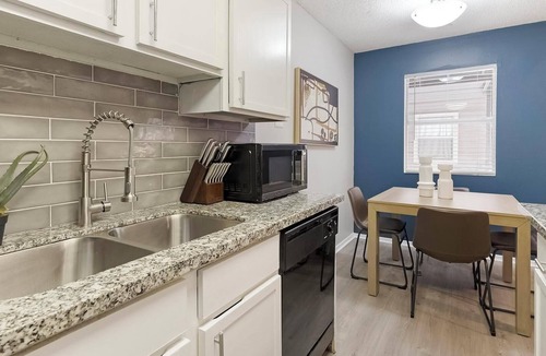 Southside Apartment | Landing | Chic Studio, Pool, Clubhouse