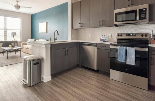 Wetmore Apartment | Landing | Chic Studio, Clubhouse, Gym