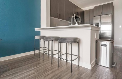 Wetmore Apartment | Landing | Chic Studio, Clubhouse, Gym