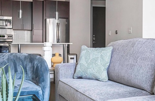 Woodland Heights Apartment | Landing | Chic Studio, Yoga Studio, Gym