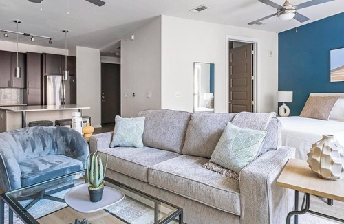 Woodland Heights Apartment | Landing | Chic Studio, Yoga Studio, Gym
