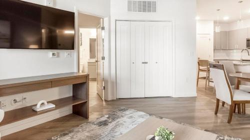 Northgate Apartment | Landing Incredible 2BD Pool Gym