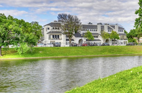 Fort Worth Apartment | Landing | Incredible 1BD, Pool, Gym