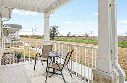 Fort Worth Apartment | Landing | Incredible 1BD in North Fort Worth