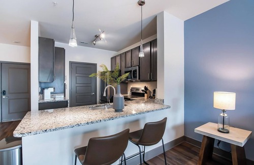 Hurstbourne Apartment | Landing | Incredible 1BD, Gym, Clubhouse