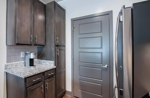 Hurstbourne Apartment | Landing | Incredible 1BD, Gym, Clubhouse