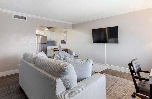 Rancho Oakey Apartment | Landing | Incredible 1BD, Gym