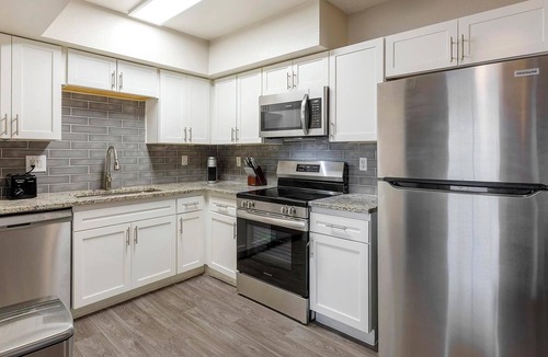 Rancho Oakey Apartment | Landing | Incredible 1BD, Gym