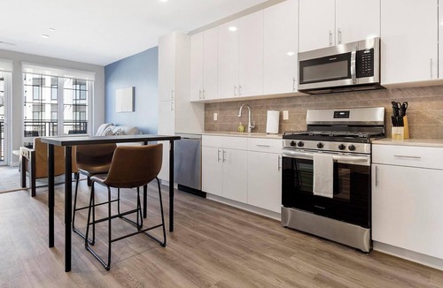 New Haven Apartment | Landing | Incredible 1BD, Gym, Pool