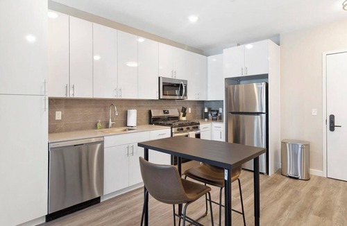 New Haven Apartment | Landing | Incredible 1BD, Gym, Pool