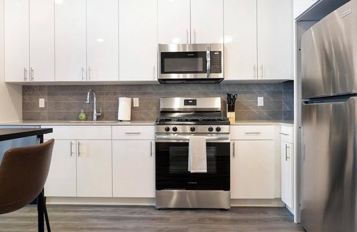 New Haven Apartment | Landing | Incredible 1BD, Gym, Pool
