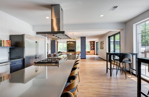 New Haven Apartment | Landing | Incredible 1BD, Gym, Pool